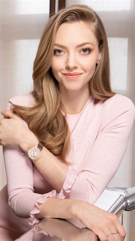 Amanda seyfried was born and raised in allentown, pennsylvania, to ann (sander), an occupational therapist, and jack seyfried, a pharmacist. Beautiful Amanda Seyfried 2020 4K Ultra HD Mobile Wallpaper