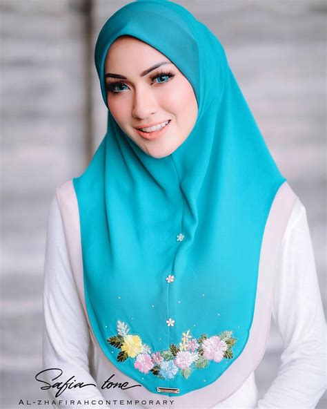 Gambar Mungkin Berisi 1 Orang Dekat Di 2019 Wanita Jilbab Cantik Dan