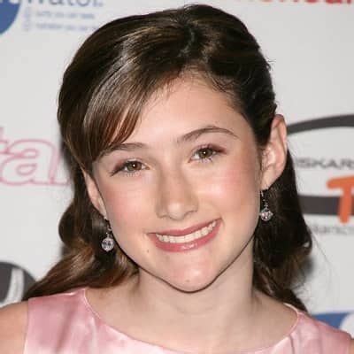 Julianna Rose Mauriello Bio Age Net Worth Height Single Nationality Body Measurement