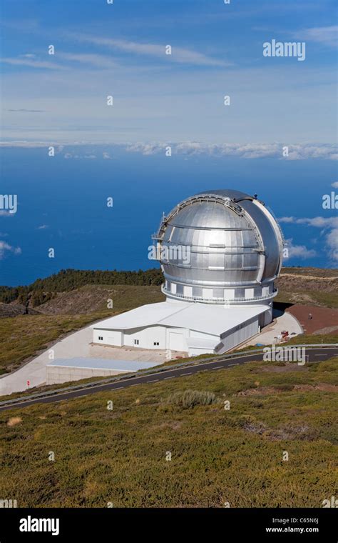 Astronomical Observatory On Top Of Roque De Los Muchachos Parque