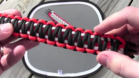 Check spelling or type a new query. 3-Color King Cobra Paracord Bracelet - YouTube