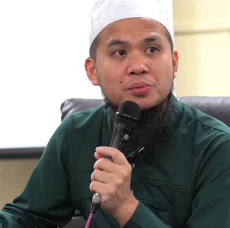 Federal investigators summoned ustaz ebit lew to record his statement over public complaints about his activities during the movement control order — picture courtesy of instagram/ebit. "Jangan Ada Sifat C3mburu, Dend4m Dengan Mvsuh." Live ...