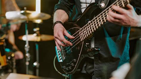 Uncover the Best Bars & Restaurants with Live Bands in Singapore