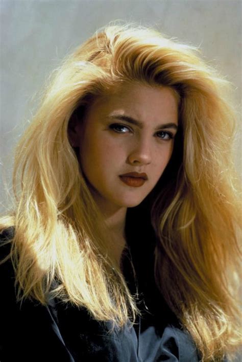 A Young Drew Barrymore 90s Hairstyles Hair Styles 90s Grunge Hair