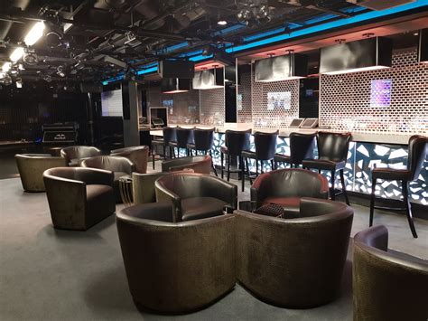 Bliss Ultra Lounge - The Cruise Blogger | Cruise Blog