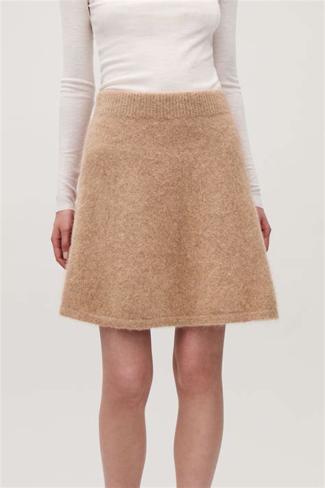 Model Side Image Of Cos Textured Knitted Skirt In Pink Knit Skirt Skirt Pattern Skirts