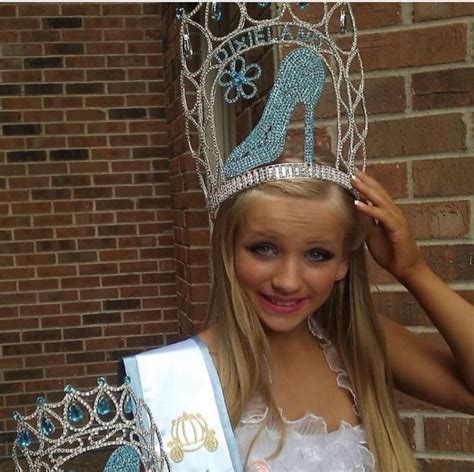 Pin By Zharia Citizen On Pageants Pageant Crowns Pagent Dresses Crown