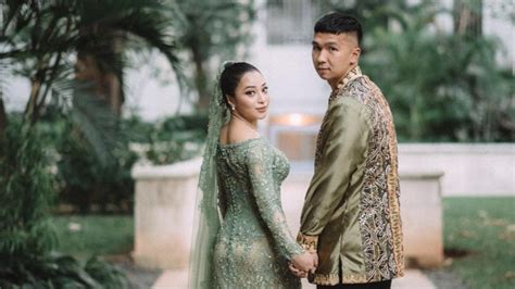 Nikita Willy Dan Indra Priawan Menikah Dengan Adat Minang