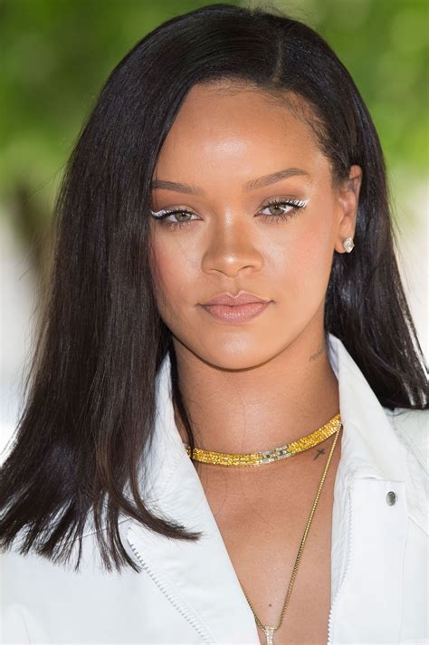 Rihannas White Hot Eyeliner Wins Best Front Row Beauty At Louis