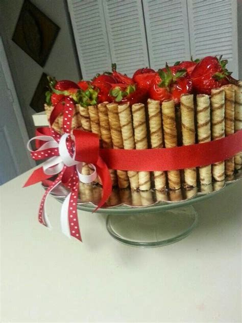 Suscríbete al news de kiwi y recibe recetas originales. Corazón Valiente. Torta Rellena de Arequipe y cubierta de ...