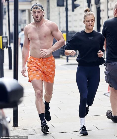 sunday 28 august 2022 03 04 pm logan paul shows off his toned physique as he jogs shirtless in