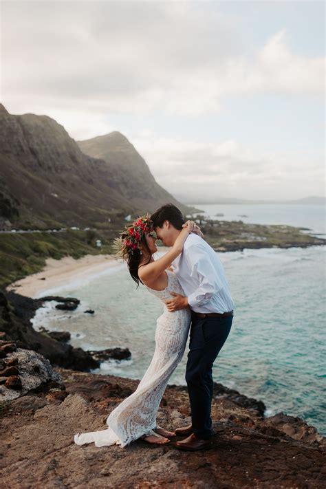 Makapuu Lookout Makapuu Oahu Hawaii Elopement Intimate Wedding Engagement Couples Photographer