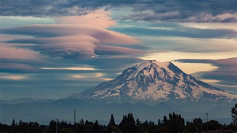 Lenticular Clouds Over Mount Rainier Washington Bing Wallpaper Gallery