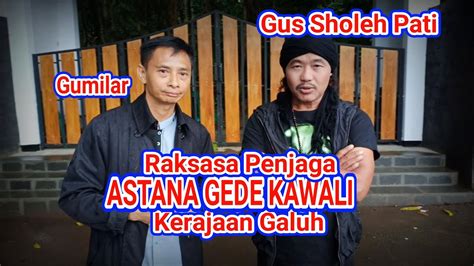 Adalah ustadz sholeh pati yang melakukan adegan untuk promo konyol ini (ada tukul arwana yang menyorongkan promo tersebut, dan yang ini malah lebih mengena sebab di luar konteks kesurupan). Part - 2 || GUS SHOLEH PATI TELUSURI KERAJAAN GALUH ...
