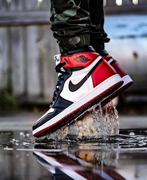 Pin By Scorpion 94 On Cool Shoes Photography Nike Shoes Jordans