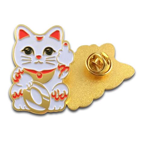 China Custom Cute Soft Enamel Metal Lapel Pin Badge With Butterfly
