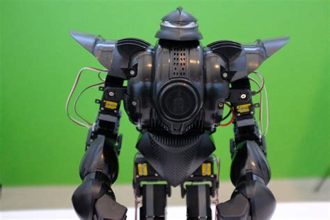 This 1600 Fighting Robot Toy Kicks Serious Butt Marketing Muses
