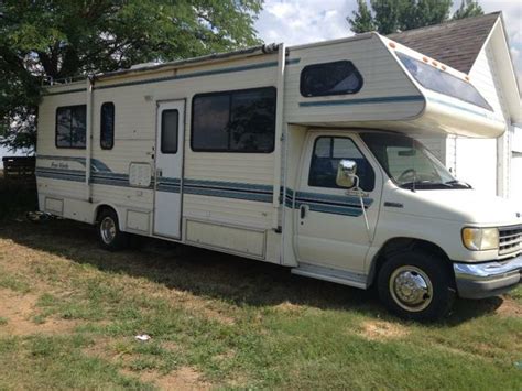 Some models may be short and squat while others may have a living area that can extend up to 30 feet or so. 1993 29' Class C Four Winds Motorhome RV - Nex-Tech ...