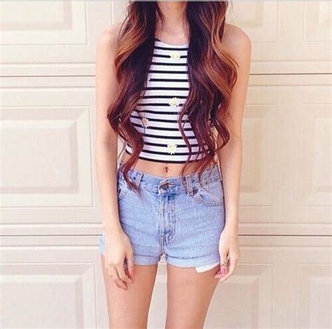 Love The Daisies And Shorts Fashion Outfits Clothes
