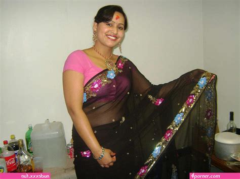 Indian Aunty With Huge Boobs Saree 4porner