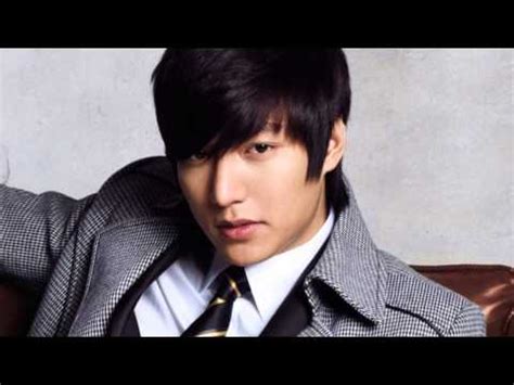 Hallo selamat datang dividio aku vidio kalk ini aku ngebahas tentang foto lee min ho artis korea papan atas saat wamil wajid mulute meskipu. Gallery Foto & Video Lee Min Ho - YouTube