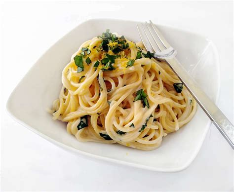 Espaguetis con salsa de queso y limón Receta Petitchef