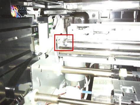 After replacing an ink cartridge, the carriage moved to the right and did not return. My print carriage won't move to the center when I open the ...