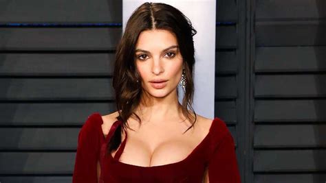 Emily Ratajkowski Altura De Emrata Edad Quién Esposo Biografía Wiki Patrimonio Venze