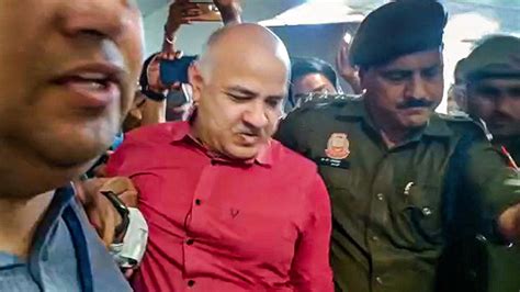 Aap Alleges Sisodia Being Kept With Other Criminals In Tihar Jail