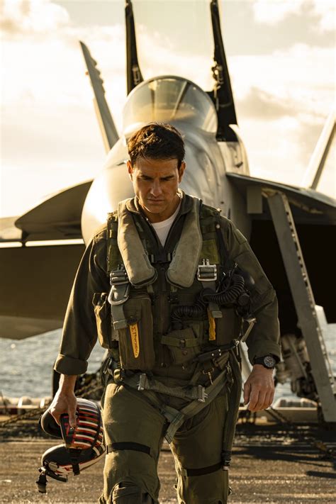 Top Gun Maverick Review Tom Cruise Sets A New Standard For All Film Sequels Bounding Into