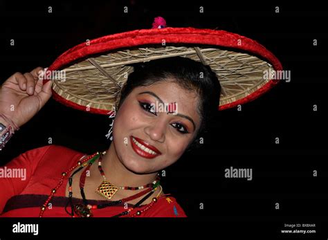 A Bihu Dancer Of Assam India Stock Photo Alamy