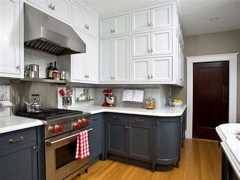 Two Toned Cabinetry Is Quite The Trend For The 2019 Kitchen Hgtv 8