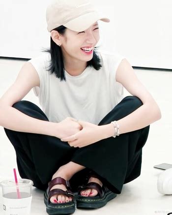 Kim Ji Yeon Feet Aznudefeet