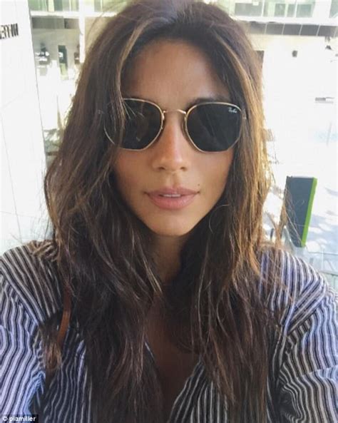 Pia Miller Posts Sunburnt Selfie To Instagram Daily Mail Online