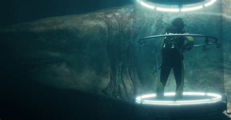 Джейсон стэйтем, руби роуз, рэйн уилсон и др. 'The Meg' Review: The bigger the shark, the harder this tanks