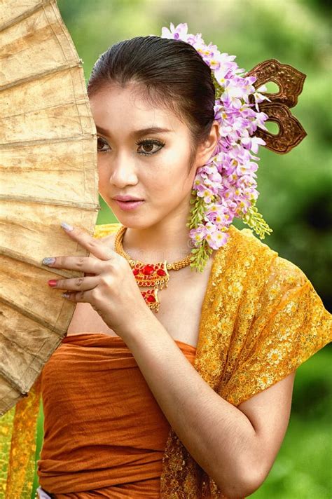 Ancient Thai Woman In Traditional Costume Of Thailand Stock Image Image Of Accessory Girl