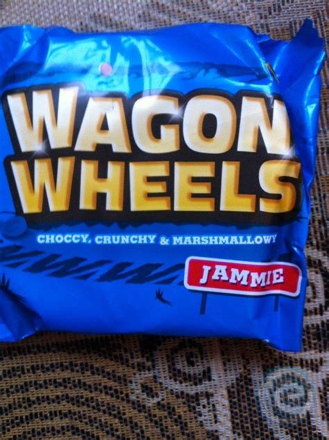 5010049001970 Burtons Jammie Wagon Wheels 6 Pack 300g