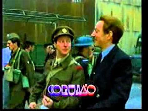 Era coberto por uma rede de bambu. O Buraco da Agulha 1981 - TVRIP - Donald Sutherland - YouTube