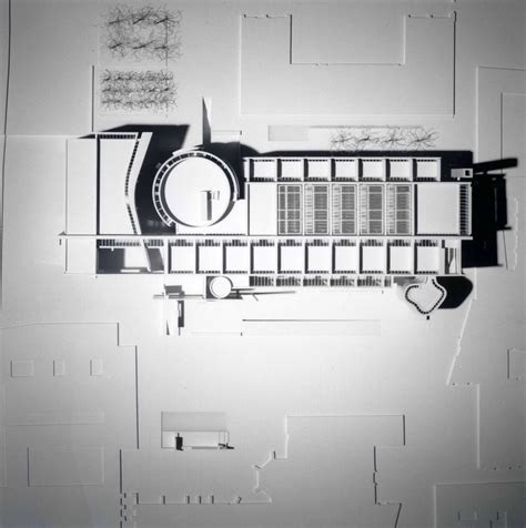 Overlooking the mediterranean sea, and famous for gaudí and other art nouveau architecture, barcelona is one of europe's trendiest cities. Barcelona Museum of Contemporary Art - Richard Meier ...