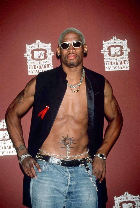 A Look At Dennis Rodmans Outrageous 90s Style Dennis Rodman Denis Rodman Dennis Rodman Outfit