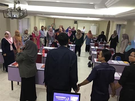 Tugas pegawai perhubungan awam swasta. Kursus Asas Pegawai Perhubungan Awam JPV - Kursus ini ...