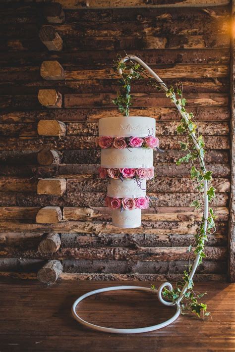 Hanging Wedding Cakes Chwv
