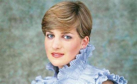 the full story behind princess diana s iconic haircut princess diana photos princess diana diana