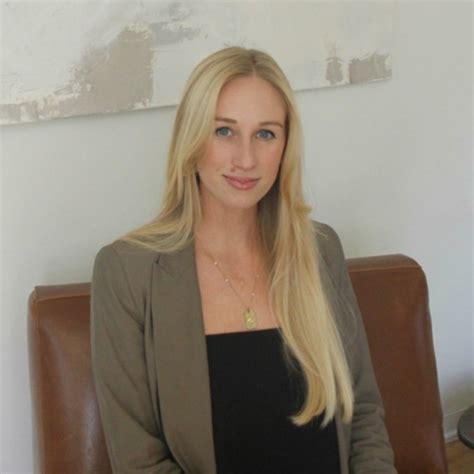 Alexandra Lazic Senior Account Executive Banking Financial
