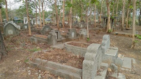 Kuburan Cina Karawang Mauzafiq