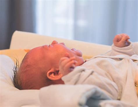10 Consejos Para Calmar A Un Bebé Que Llora Mucho