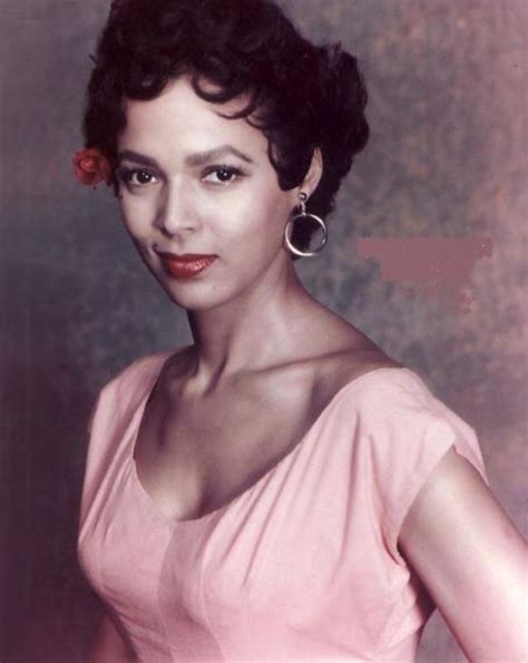 34 Gorgeous Photos Of Dorothy Dandridge In The 1940s And 1950s