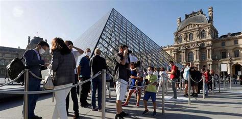 Louvre Museum Reopens After 16 Week Virus Shutdown