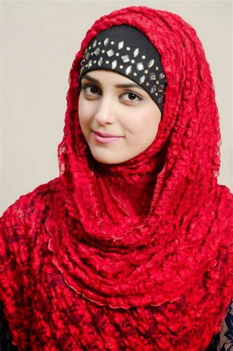 20 Famous Pakistani Actresses In Hijab Shocked Us Showbiz Girl Hijab Beautiful Muslim