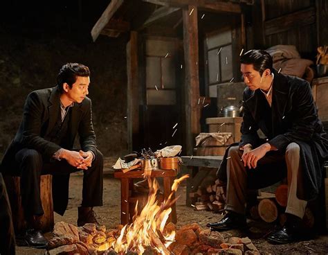 2020년 4월 8일 맨오브크리에이션과 전속계약을 했다. 공유, 배우 공유를 응원하는 GongYooDay on Instagram: "밀정 스틸컷 ...